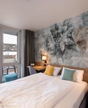 Hotel Kino Bar, Loge AG Bild 2