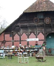 Antik-Voß Scheunen-Flohmarkt Bild 1