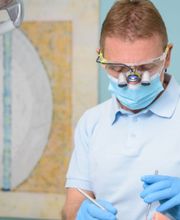 Dr. med. dent. Süssli Peter Bild 3