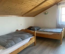 kleineres Schlafzimmer Ferienwohnung oben