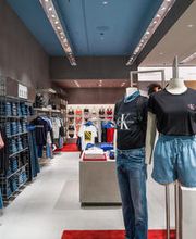 Calvin Klein Jeans immagine 3