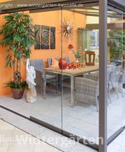 Kaltwintergarten, Falt-Verglasung, Ausgestattet mit Wintergartenmöbeln