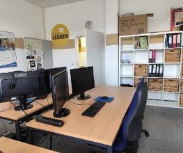 Zwickau PC-Arbeitsraum mit Stuhl und PC-Platz