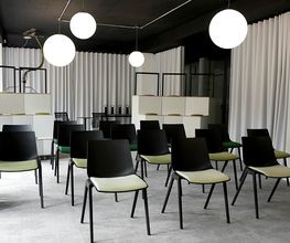 Kreativ-Arena Stuttgart: Großer Seminarraum mit modularer Ausstattung.