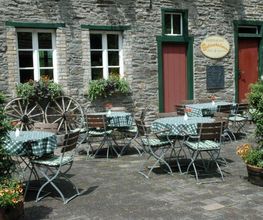 Sonnenterasse am Restaurant Schnabuleum