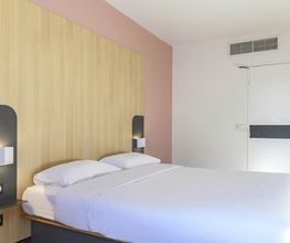 B&B HOTEL Nîmes Centre Arènes image 13