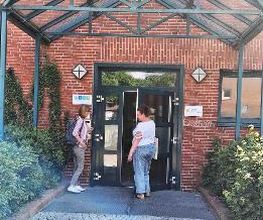 Eingang der WBS SCHULEN Leer.