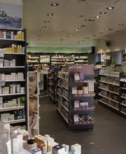 Pharmacie-Amavita-Cardinaux-intérieur