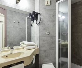 B&B HOTEL Marne-la-Vallée Chelles image 8