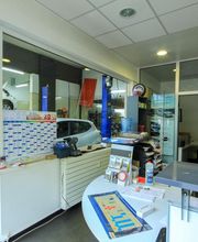 Renault Garage Charlemagne Agent image 20