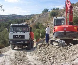 excavaciones-v-marquez-excavadoras-04.jpg