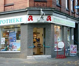 Aussenansicht der Einhorn-Apotheke