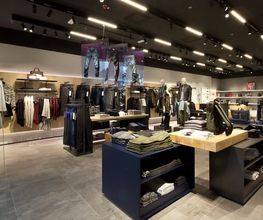 Calvin Klein Jeans immagine 4