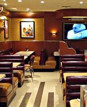 Ruby's Diner image 7