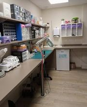 Salle de réparation et de préparation des appareils auditifs