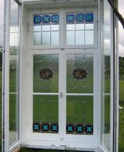 Kastendoppelfenster, Hochwertige Holztüren und Holzfenster in Erfurt, Suhl, Jena, Weimar, Eisenach, Thüringen. Denkmal-, Brand- und Sicherheitsfenster sowie Holztüren in Standardmaßen und individuellen Anfertigungen. Die FEBAG Holzfenster & Holztüren GmbH mit Sitz in Geratal, Thüringen.