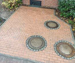 Parkplatz Gepflastert