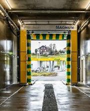 Innenansicht des Truckwash. Autowaschanlage Christ Typ Magnum. Mit der Inbetriebnahme des Energie-Hub für LKW in Schötz trifft die LANDI Luzern-West die Bedürfnisse der ansässigen Logistikunternehmen.   © Marion Nitsch/Lunax