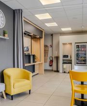 B&B HOTEL Cambrai image 2