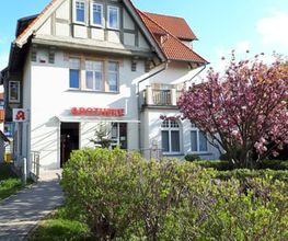Aussenansicht der Auerhahn-Apotheke