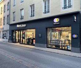 Optic 2000 image 1