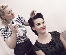 On Hair & Red Lips Bild 4