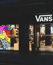 VANS Store Bilbao imagen 2