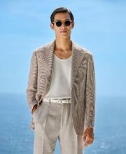 This taupe blazer is cut to a relaxed fit with natural shoulders, featuring notch lapels and patch pockets.