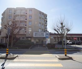 batiment-de-la-pharmacie-sun-store-ecublens-croset
