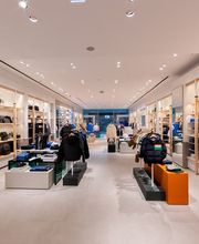 Lacoste Vélizy image 3