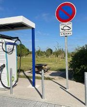 bp pulse Charging Station image 4