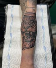 Bully Tattoo & Piercing Bild 2