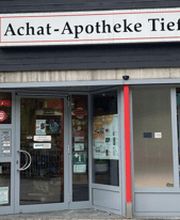 Aussenansicht der Achat-Apotheke Tiefenstein