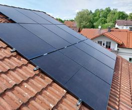 Offgritec Photovoltaikanlage mit FullBlack Modulen von.jpg