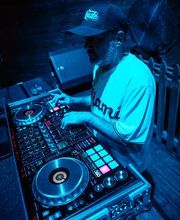 DJ Dekade image 9