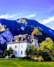 Adventure hostel with the Harder Kulm behind it