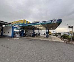 C+C Tankstelle Bild 5