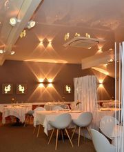 Le Coq Rouge image 10