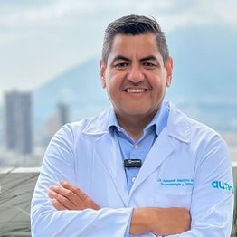 Dr. Armando Martinez Arriaga | Cirugía Avanzada de Rodilla
