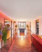 EZ+WZ - weiße Decke +RM+Kundenlampe+LED Profil - farbig rötlich - MKO_1871.jpg