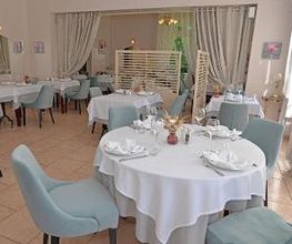 Logis Hostellerie le Châtel image 13