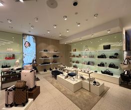 GUESS immagine 4