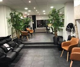 Le Salon De Coiffure image 9