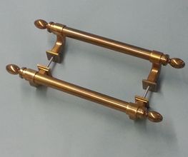 Beispiel Metallteile für den Ladenbau
hier "Türgriffe"