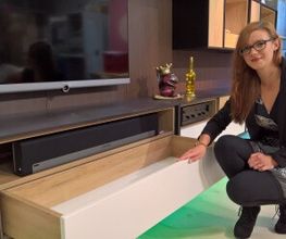 .verzaubern Sie mit stimmungsvollen Klängen aus der Soundbar Ihr Wohnzimmer..