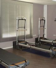 thalassa-pilates-studio-maquinas-ejercicio-02.jpg