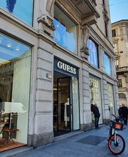 GUESS immagine 15