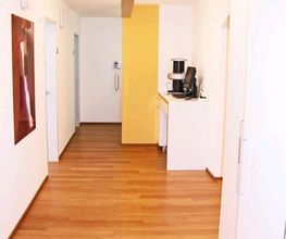 Dr. Adrian Hartmann Bild 3