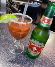 Chicas Bonitas image 3