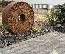 Holz im Garten